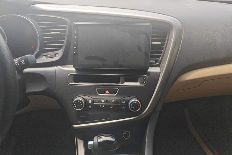 Used Kia K5 2015 2.0L Automatic GL Audio And AC Panel