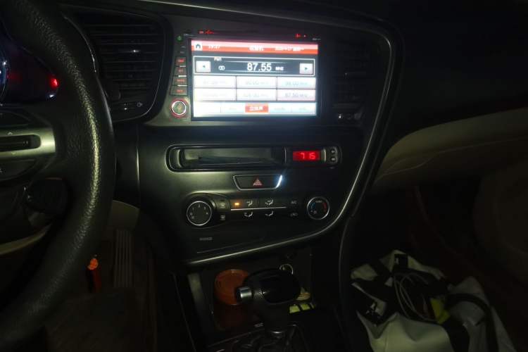 Used Kia K5 2015 2.0L Automatic GL Audio And AC Panel