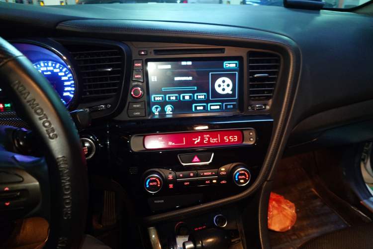 Used Kia K5 2015 2.0L Automatic LUX Audio And AC Panel