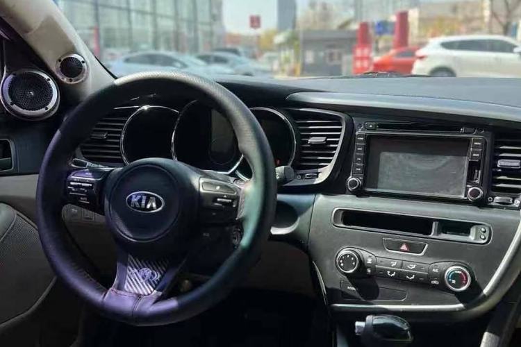 Used Kia K5 2015 2.0L Automatic GL Audio And AC Panel