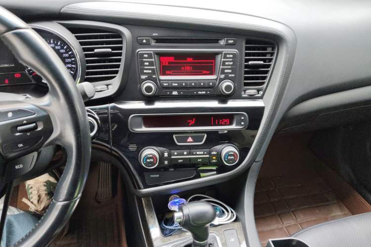 Used Kia K5 2015 2.0L Automatic LUX Audio And AC Panel
