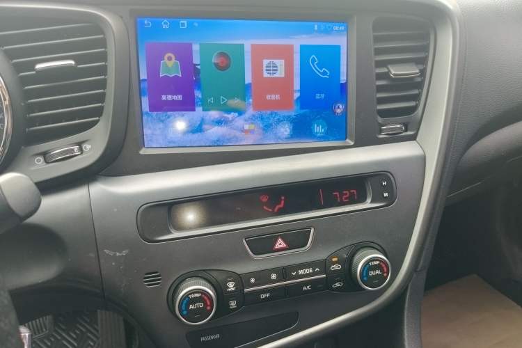 Used Kia K5 2015 2.0L Automatic GLS Audio And AC Panel