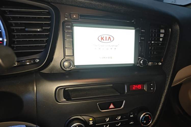 Used Kia K5 2015 2.0L Automatic GL Audio And AC Panel