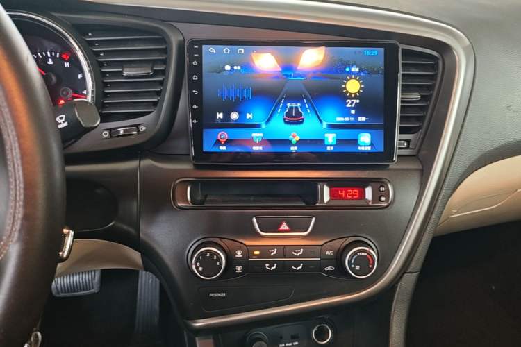 Used Kia K5 2015 2.0L Automatic GL Audio And AC Panel