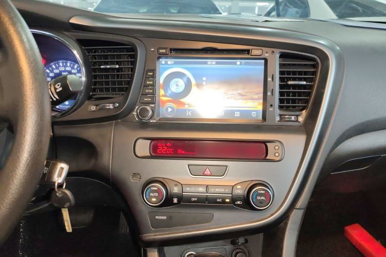 Used Kia K5 2015 2.0L Automatic GLS Audio And AC Panel