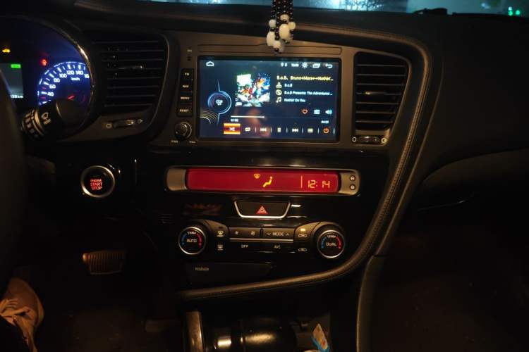 Used Kia K5 2015 2.0L Automatic LUX Audio And AC Panel