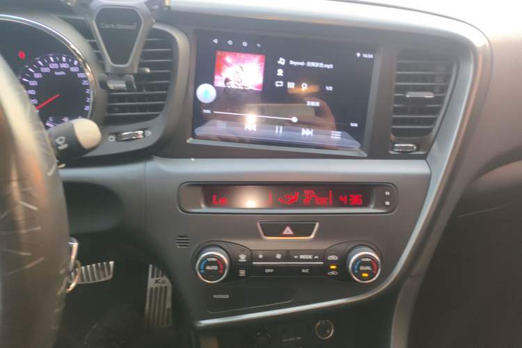 Used Kia K5 2015 2.0L Automatic GLS Audio And AC Panel