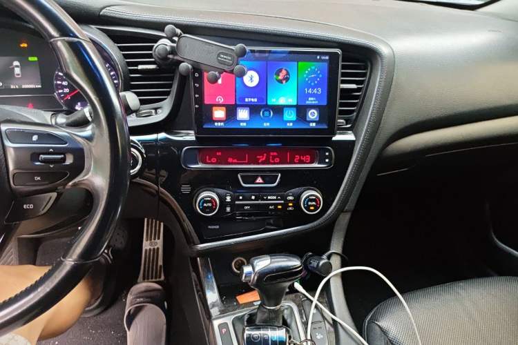 Used Kia K5 2015 2.0L Automatic LUX Audio And AC Panel