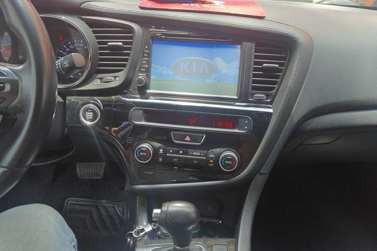 Used Kia K5 2015 2.0L Automatic LUX Audio And AC Panel
