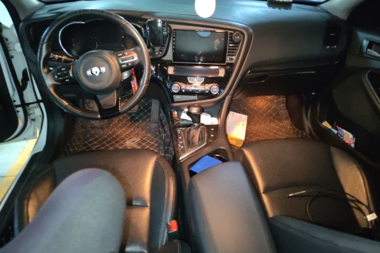 Used Kia K5 2015 2.0L Automatic LUX Center Console