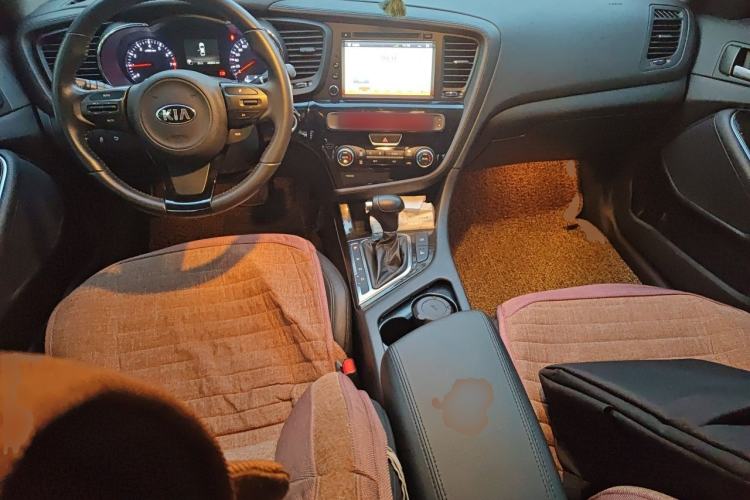 Used Kia K5 2015 2.0L Automatic LUX Center Console