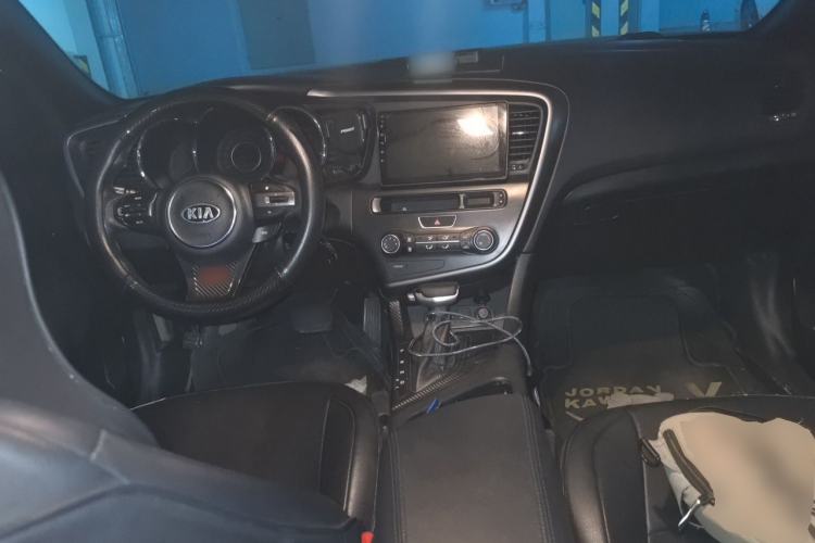 Used Kia K5 2015 2.0L Automatic GL Center Console