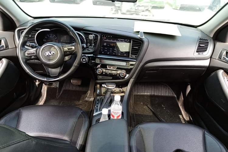 Used Kia K5 2015 2.0L Automatic LUX Center Console