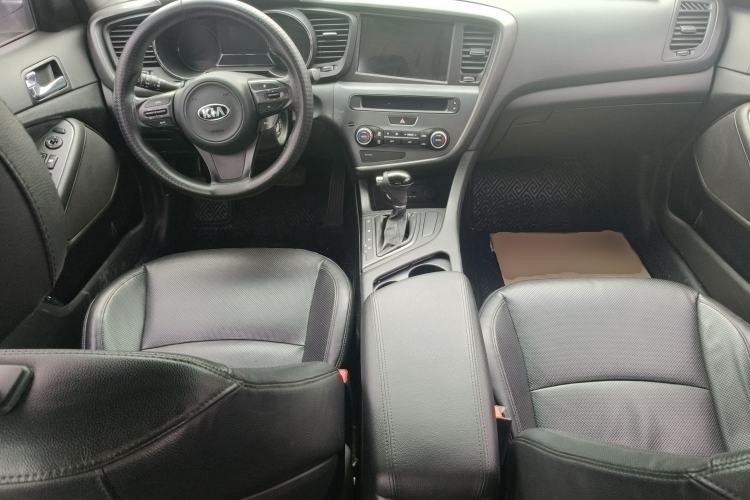 Used Kia K5 2015 2.0L Automatic GLS Center Console
