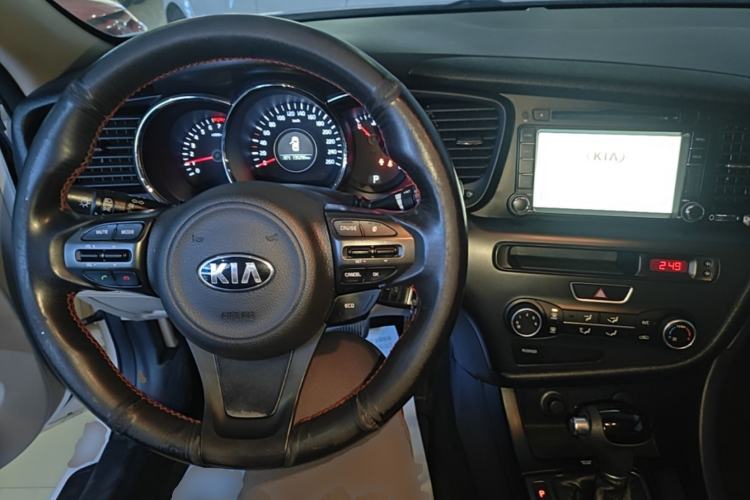 Used Kia K5 2015 2.0L Automatic GL Center Console