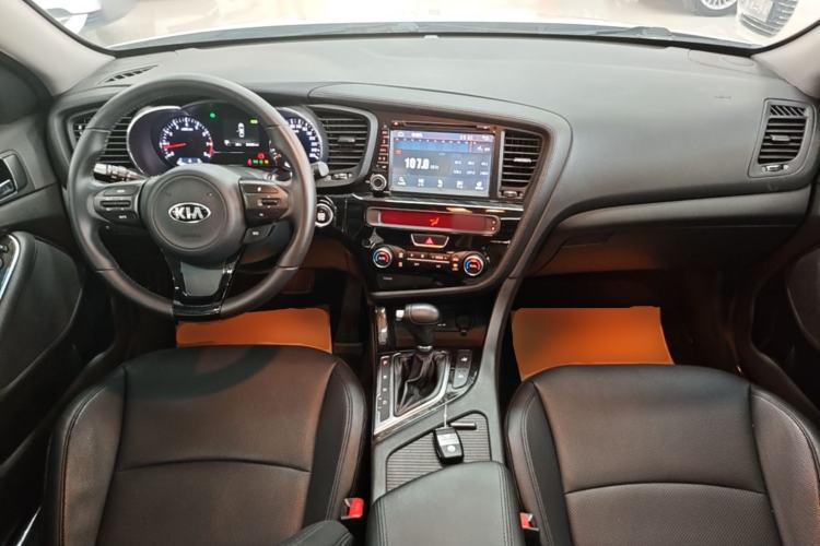Used Kia K5 2015 2.0L Automatic LUX Center Console