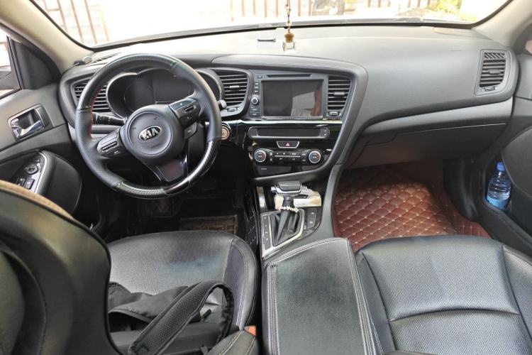 Used Kia K5 2015 2.0L Automatic LUX Center Console