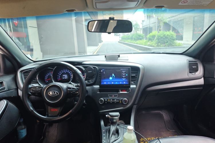 Used Kia K5 2015 2.0L Automatic GL Center Console