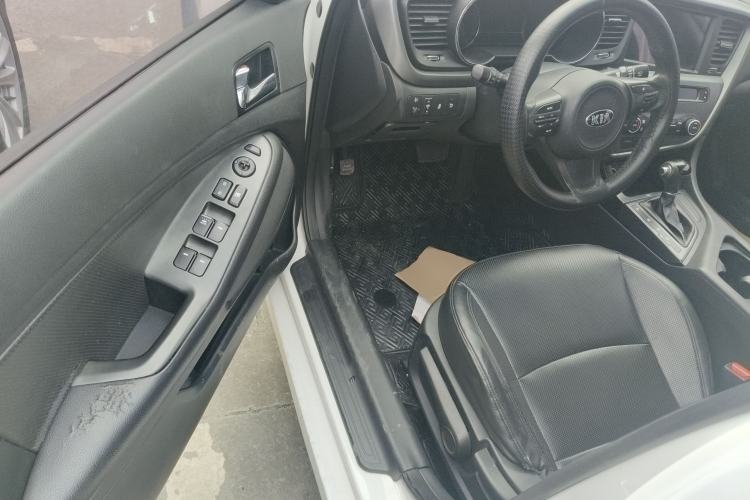 Used Kia K5 2015 2.0L Automatic GLS Driver Seat