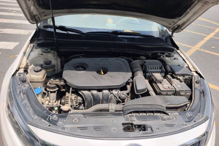 Used Kia K5 2015 2.0L Automatic LUX Engine Bay