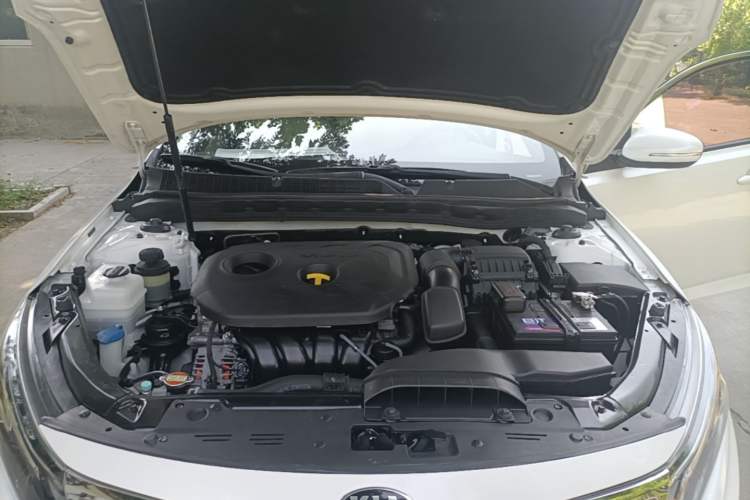 Used Kia K5 2015 2.0L Automatic GL Engine Bay