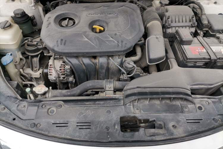 Used Kia K5 2015 2.0L Automatic LUX Engine Bay