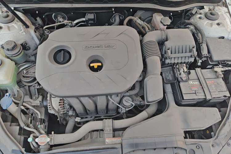 Used Kia K5 2015 2.0L Automatic LUX Engine Bay