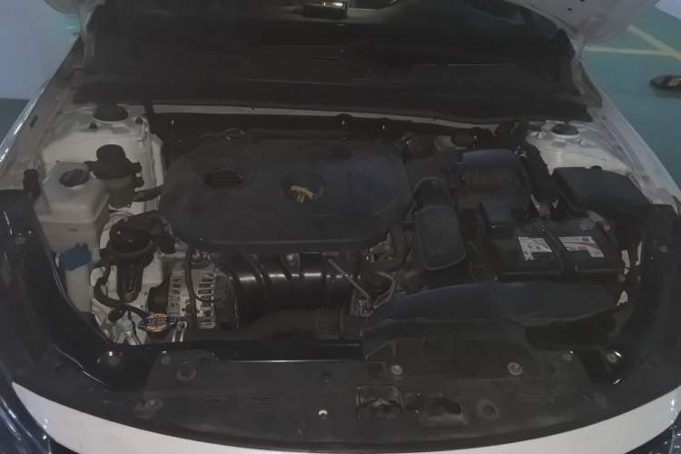 Used Kia K5 2015 2.0L Automatic GL Engine Bay