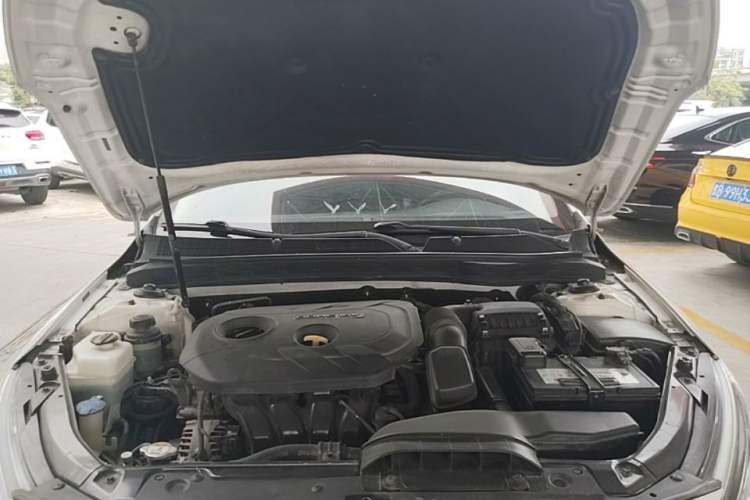 Used Kia K5 2015 2.0L Automatic GLS Engine Bay