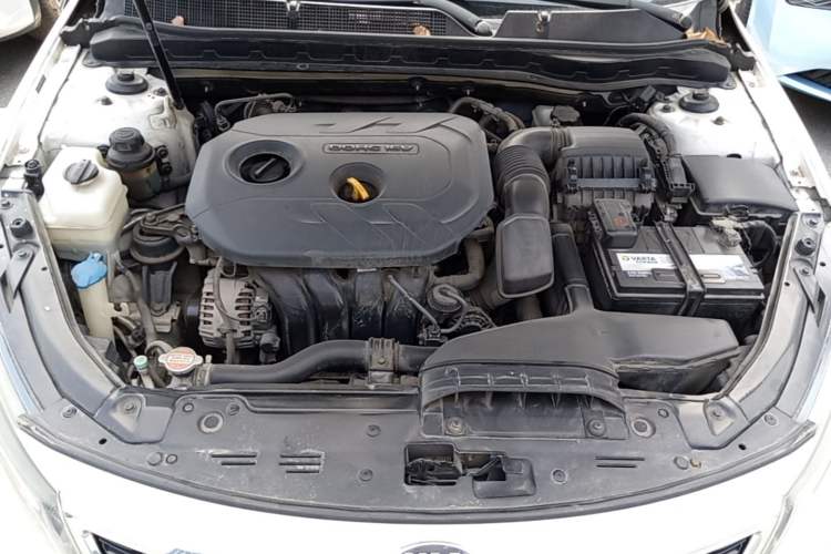 Used Kia K5 2015 2.0L Automatic LUX Engine Bay