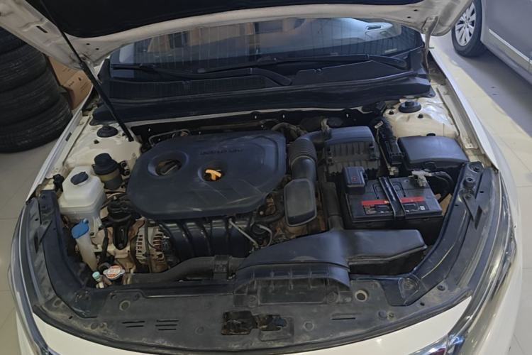 Used Kia K5 2015 2.0L Automatic GL Engine Bay