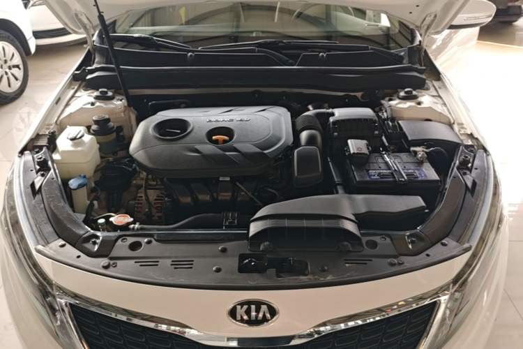 Used Kia K5 2015 2.0L Automatic GL Engine Bay