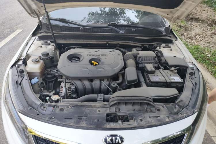 Used Kia K5 2015 2.0L Automatic LUX Engine Bay