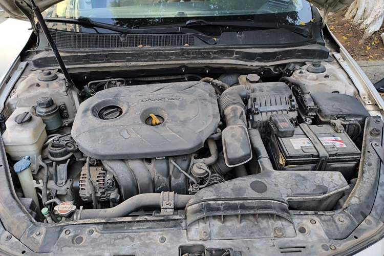Used Kia K5 2015 2.0L Automatic GL Engine Bay