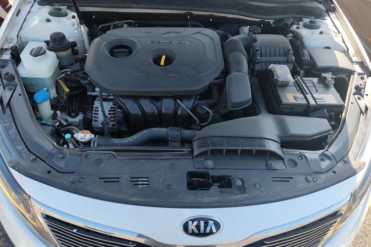 Used Kia K5 2015 2.0L Automatic LUX Engine Bay