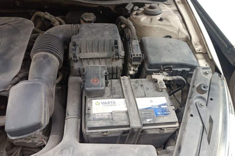 Used Kia K5 2015 2.0L Automatic LUX Engine Bay Left