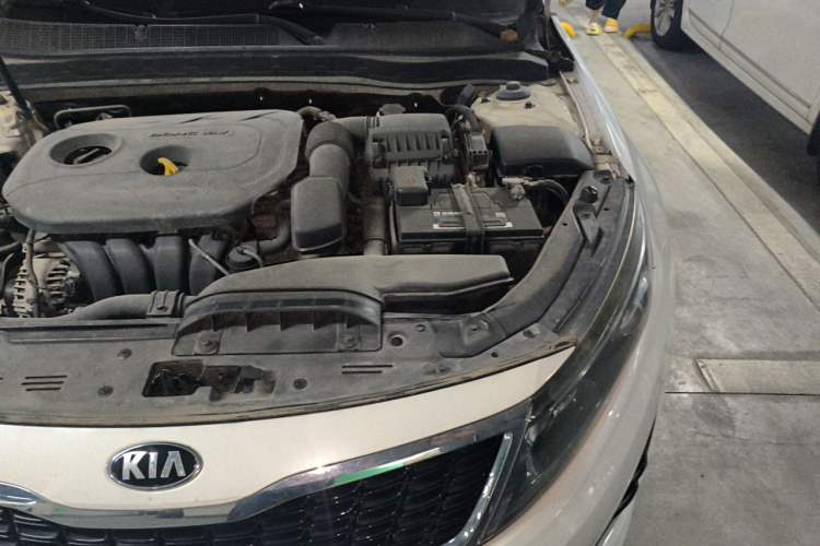 Used Kia K5 2015 2.0L Automatic LUX Engine Bay Left