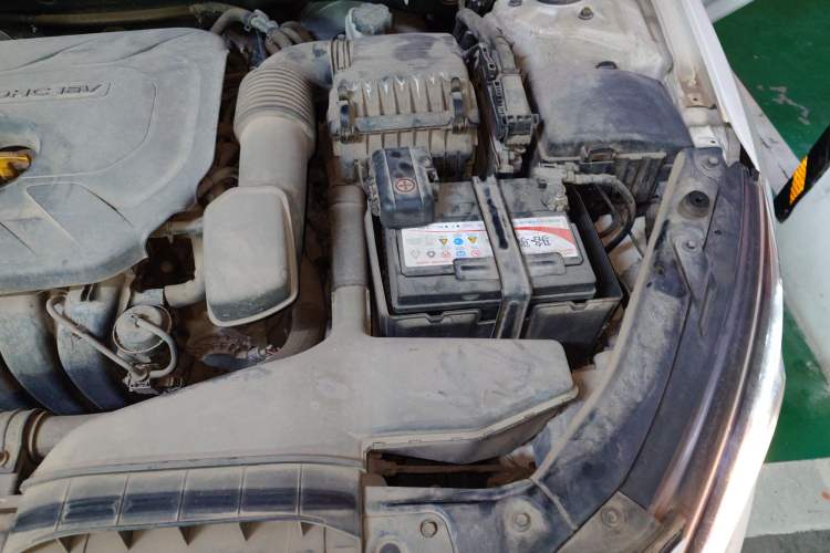 Used Kia K5 2015 2.0L Automatic LUX Engine Bay Left