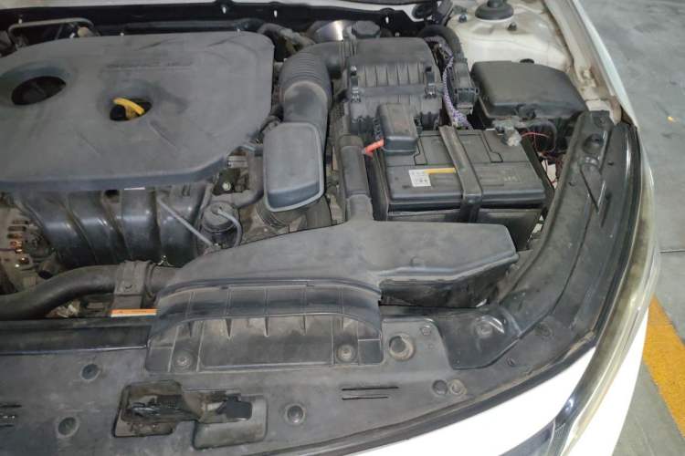 Used Kia K5 2015 2.0L Automatic LUX Engine Bay Left