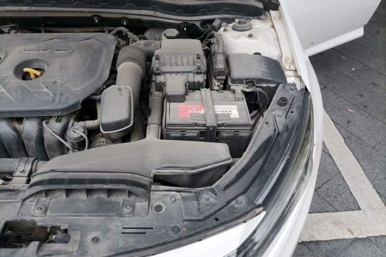 Used Kia K5 2015 2.0L Automatic LUX Engine Bay Left
