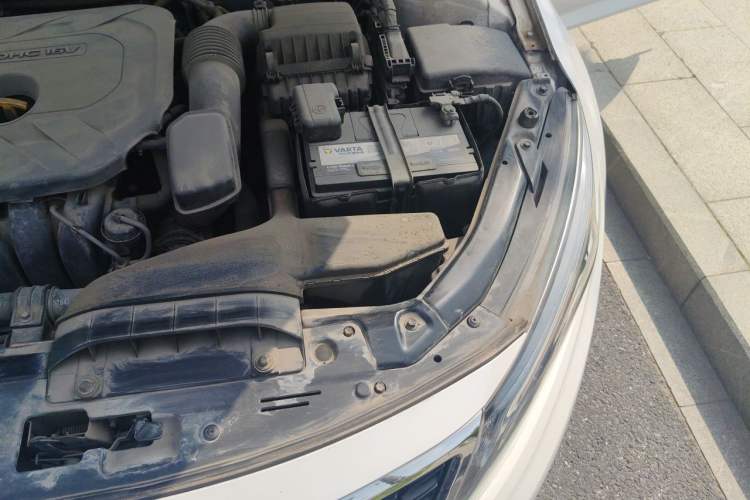 Used Kia K5 2015 2.0L Automatic LUX Engine Bay Left
