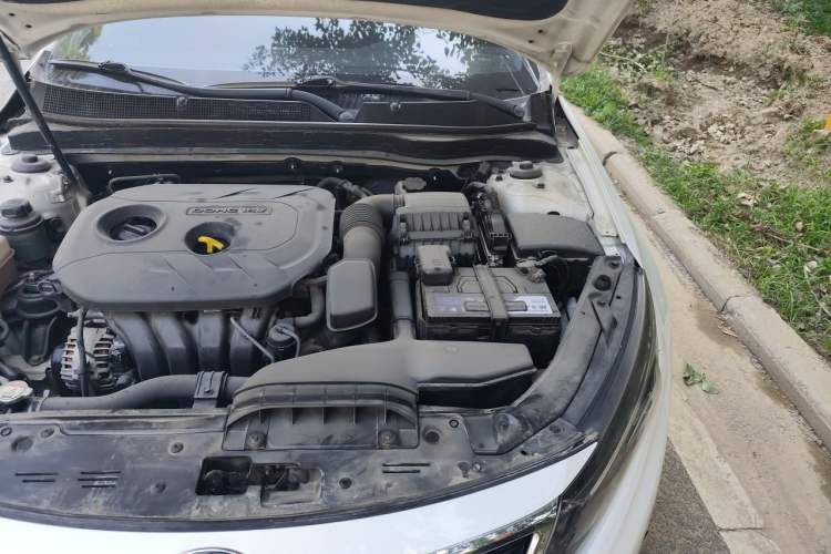 Used Kia K5 2015 2.0L Automatic LUX Engine Bay Left