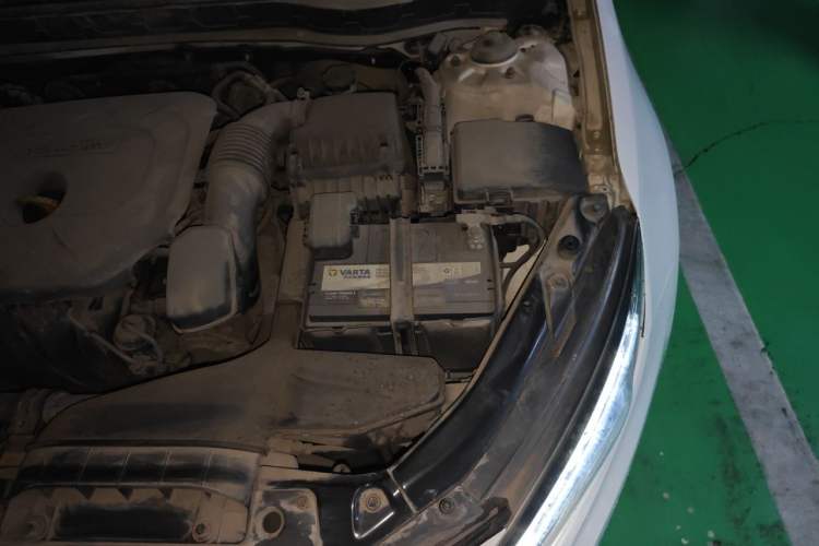 Used Kia K5 2015 2.0L Automatic LUX Engine Bay Left