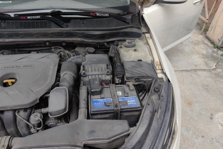 Used Kia K5 2015 2.0L Automatic LUX Engine Bay Left