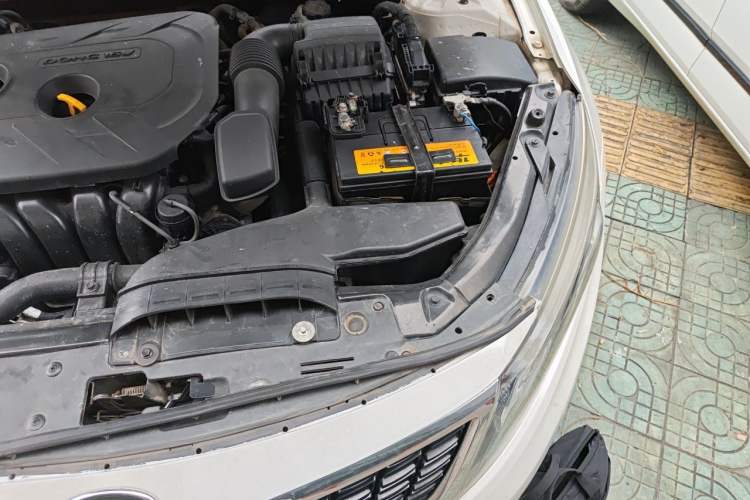 Used Kia K5 2015 2.0L Automatic LUX Engine Bay Left