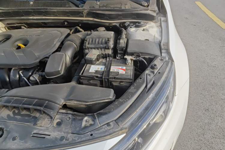 Used Kia K5 2015 2.0L Automatic LUX Engine Bay Left