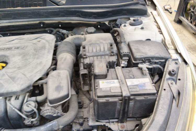Used Kia K5 2015 2.0L Automatic LUX Engine Bay Left