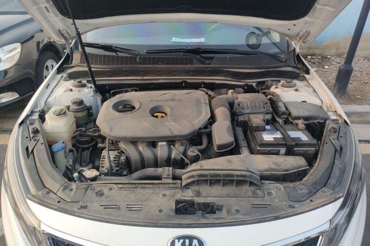 Used Kia K5 2015 2.0L Automatic GLS Engine Bay