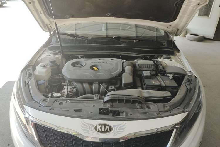 Used Kia K5 2015 2.0L Automatic LUX Engine Bay