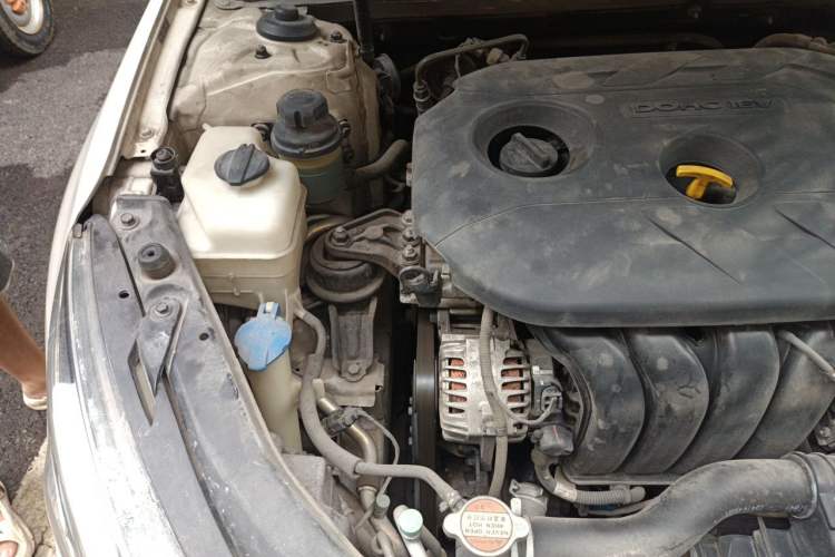 Used Kia K5 2015 2.0L Automatic LUX Engine Bay Right